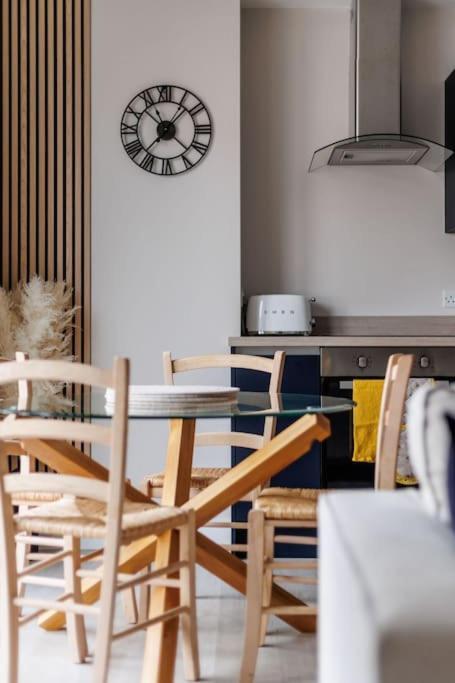 Modern 2 Bed, Cliff Top & Parking, F6 Bournemouth Luaran gambar