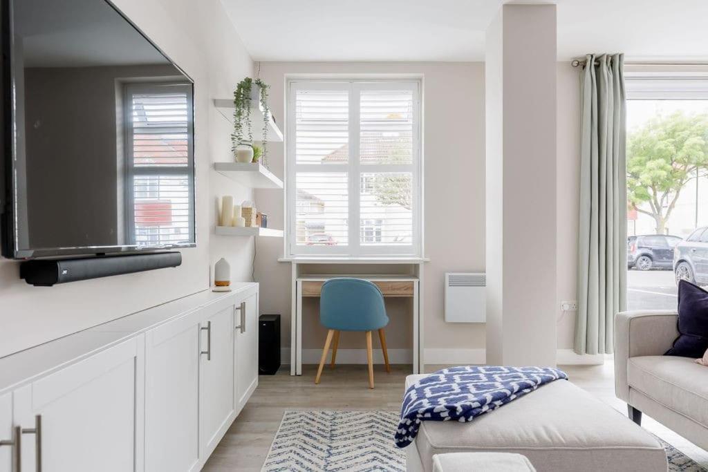 Modern 2 Bed, Cliff Top & Parking, F6 Bournemouth Luaran gambar
