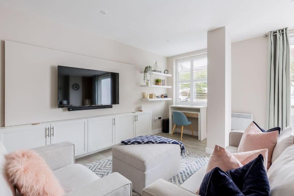 Modern 2 Bed, Cliff Top & Parking, F6 Bournemouth Luaran gambar