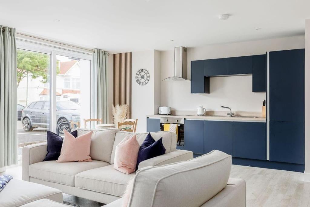 Modern 2 Bed, Cliff Top & Parking, F6 Bournemouth Luaran gambar