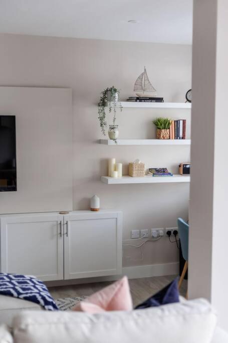 Modern 2 Bed, Cliff Top & Parking, F6 Bournemouth Luaran gambar
