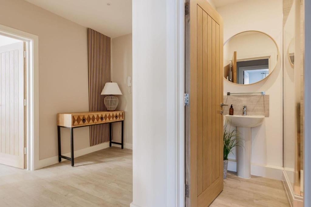 Modern 2 Bed, Cliff Top & Parking, F6 Bournemouth Luaran gambar