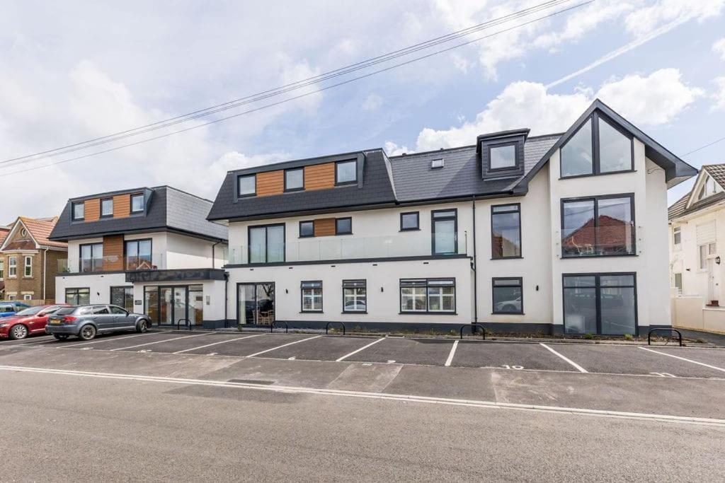 Modern 2 Bed, Cliff Top & Parking, F6 Bournemouth Luaran gambar